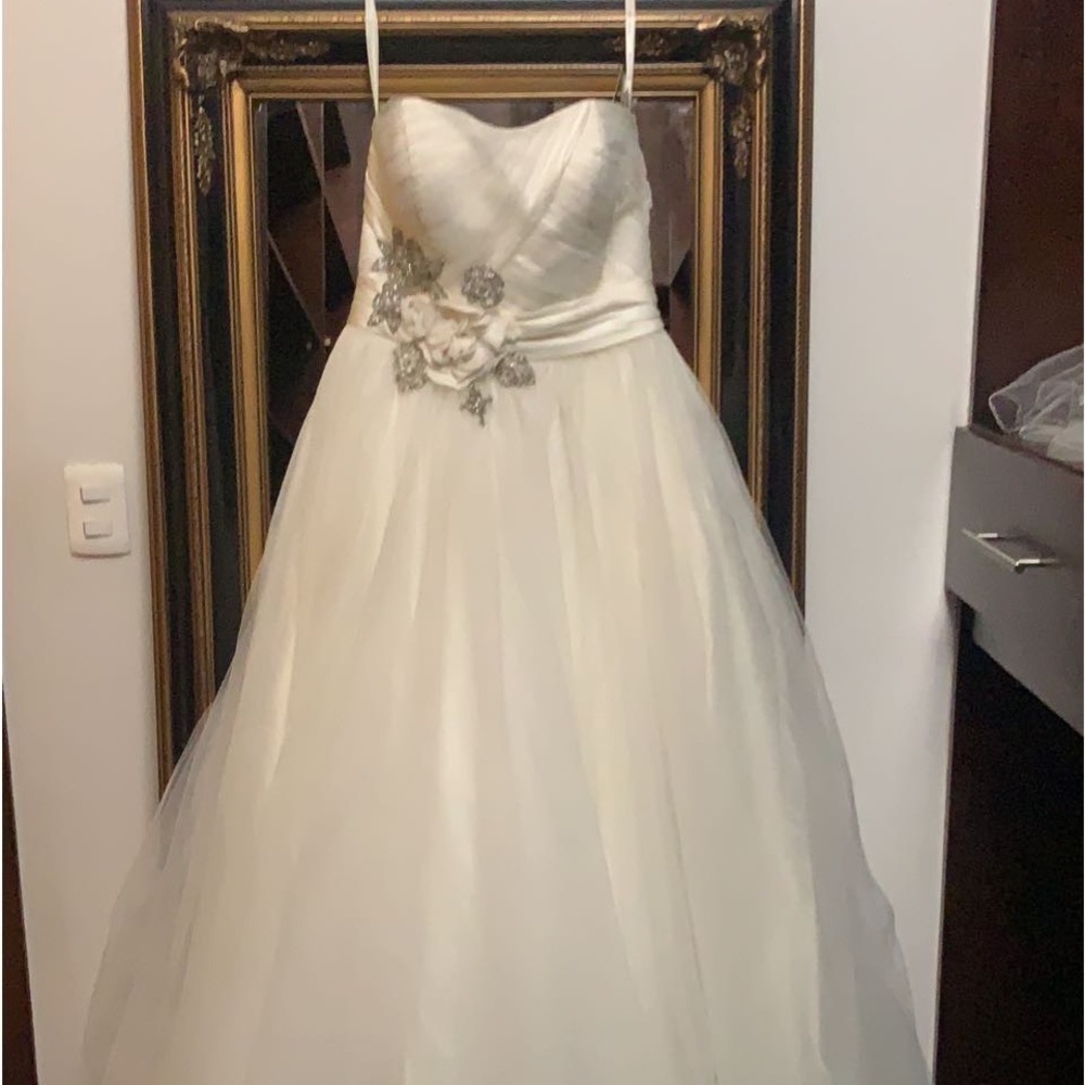 Wedding dress